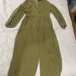 ASOS jumpsuit. Never worn. Deep v neckline. Flowly boho vibes.